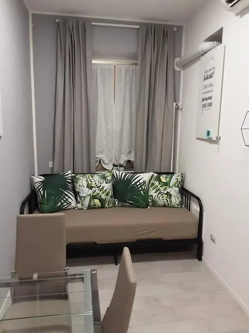 Rho Fiera Onit'S Apartment Pero 0*,